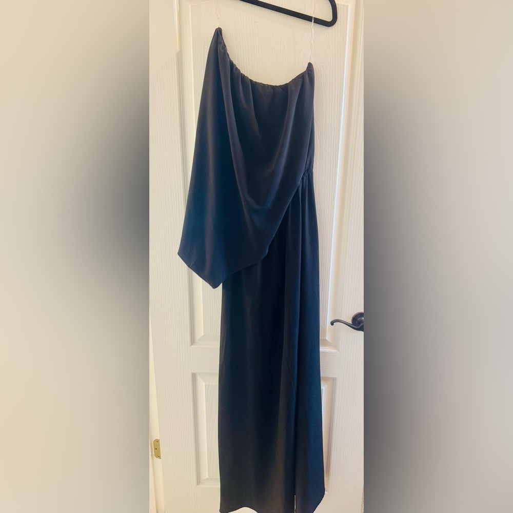 Posh Elegant One Shoulder Dress in Black